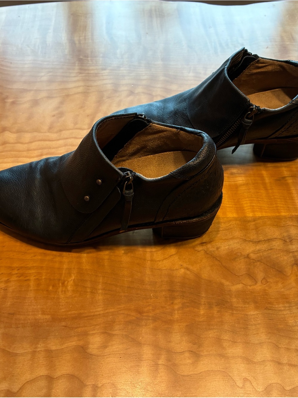 Halsa Footwear Black Leather Ankle Booties